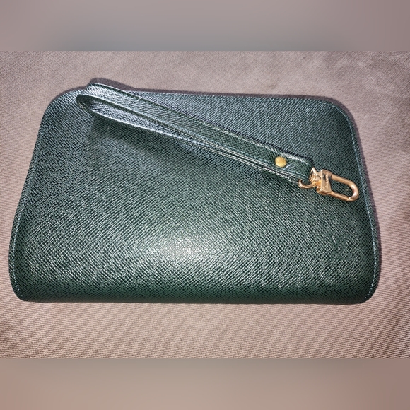2 Pack Louis Vuitton Green Taiga - Picture 4 of 13